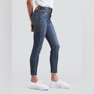 LEVI WEDGIE SKINNY JEANS